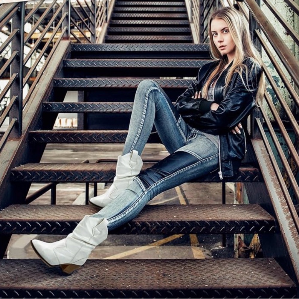 White Western Ankle Boots - Picture 5 of 12